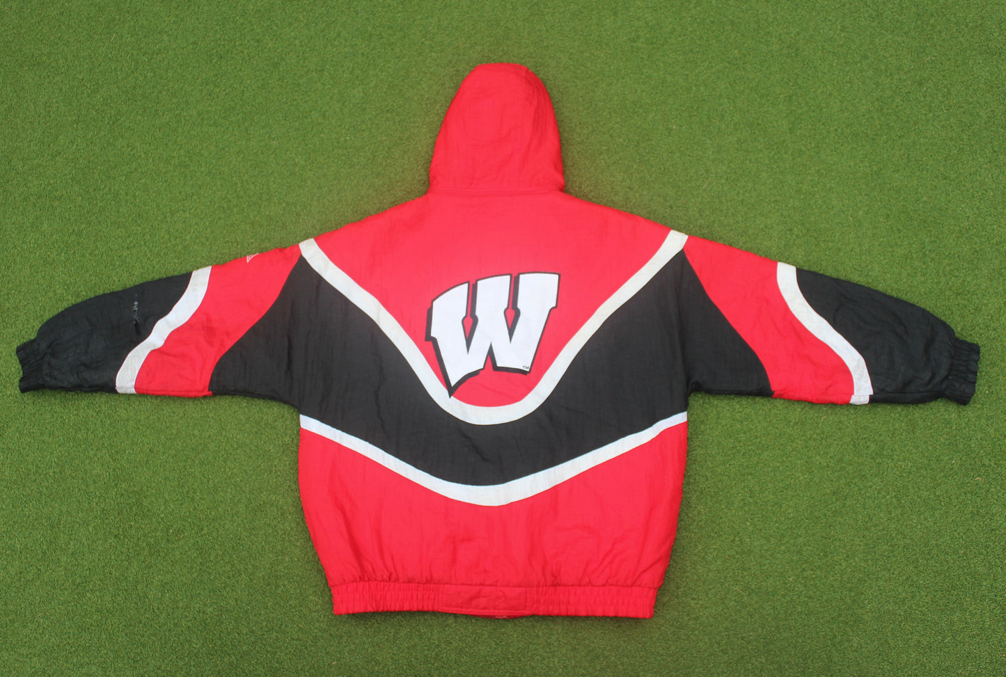 VINTAGE 90s | Wisconsin Wave Apex Jacket (Starter-Like) | Size L