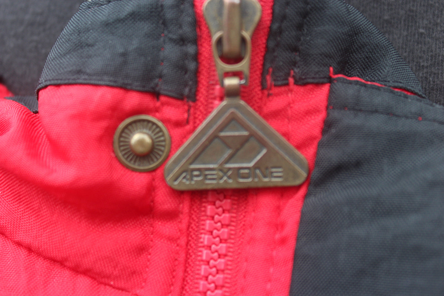 VINTAGE 90s | Wisconsin Wave Apex Jacket (Starter-Like) | Size L