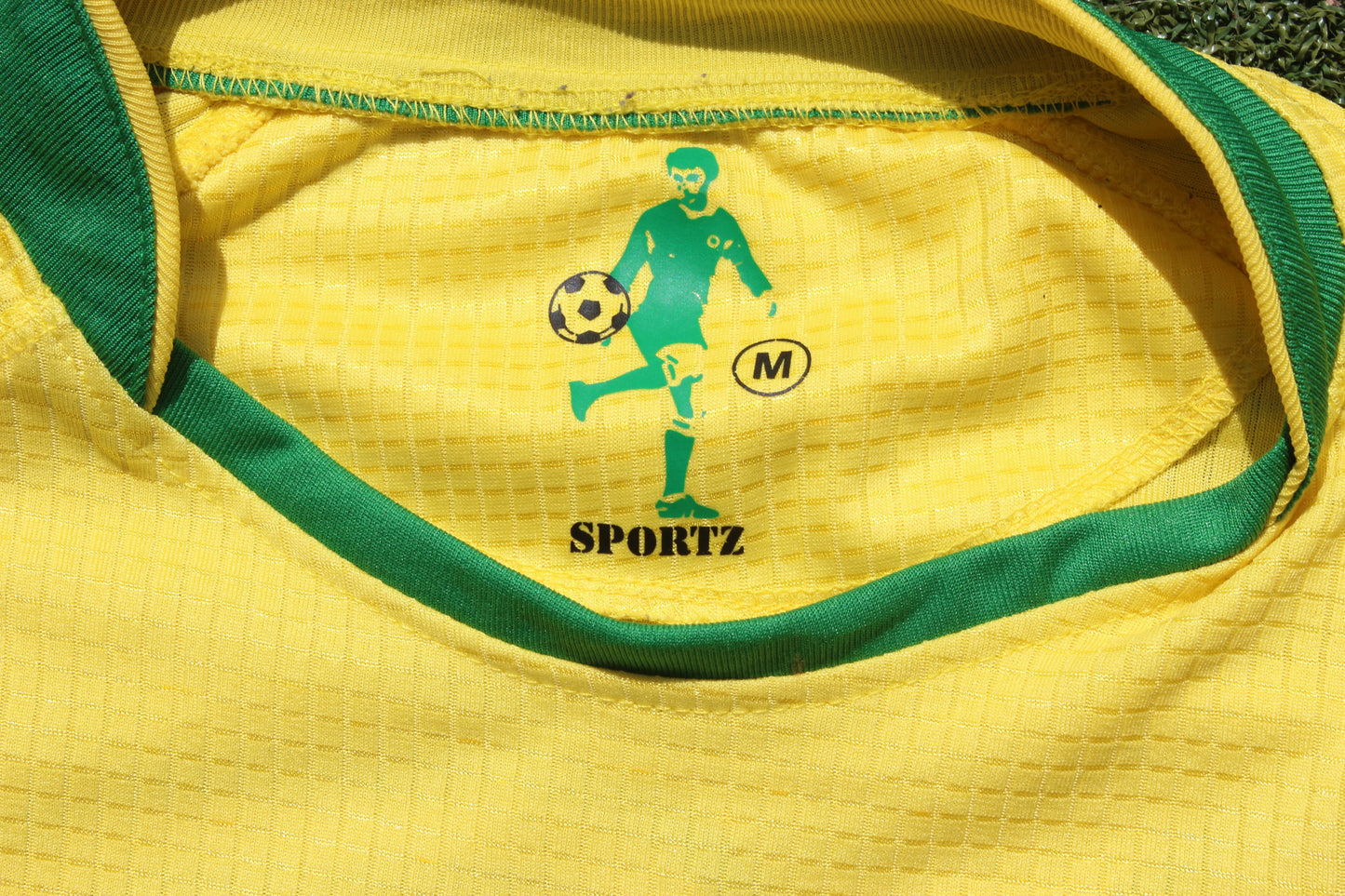 VINTAGE 00s | International Jamaica Soccer Jersey #10 | Size M