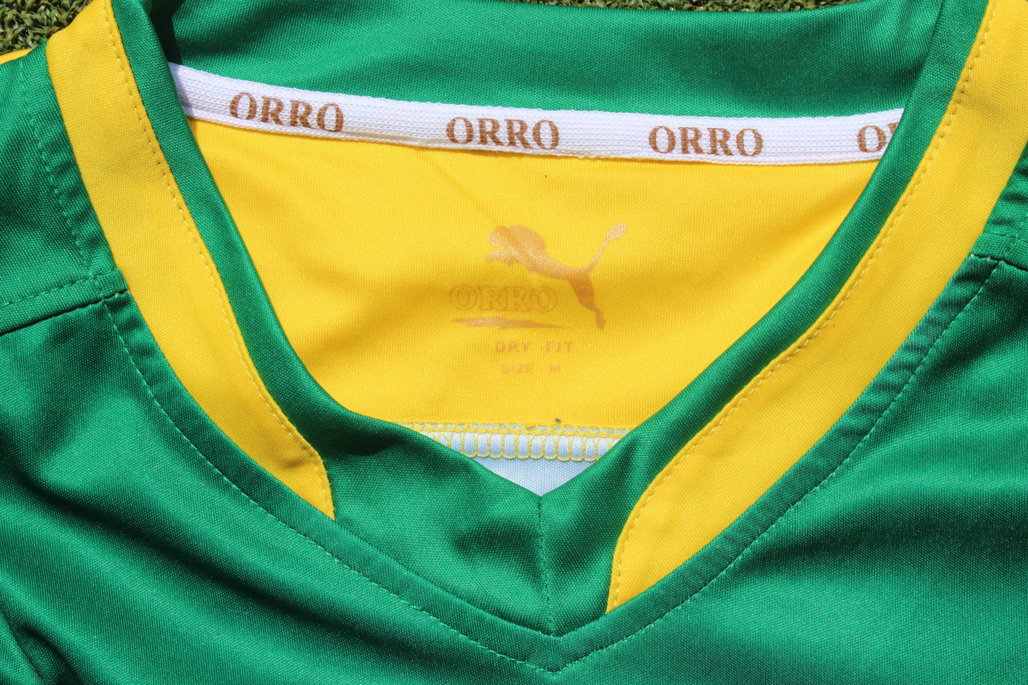 VINTAGE 00s | International Jamaica Soccer Jersey | Size M