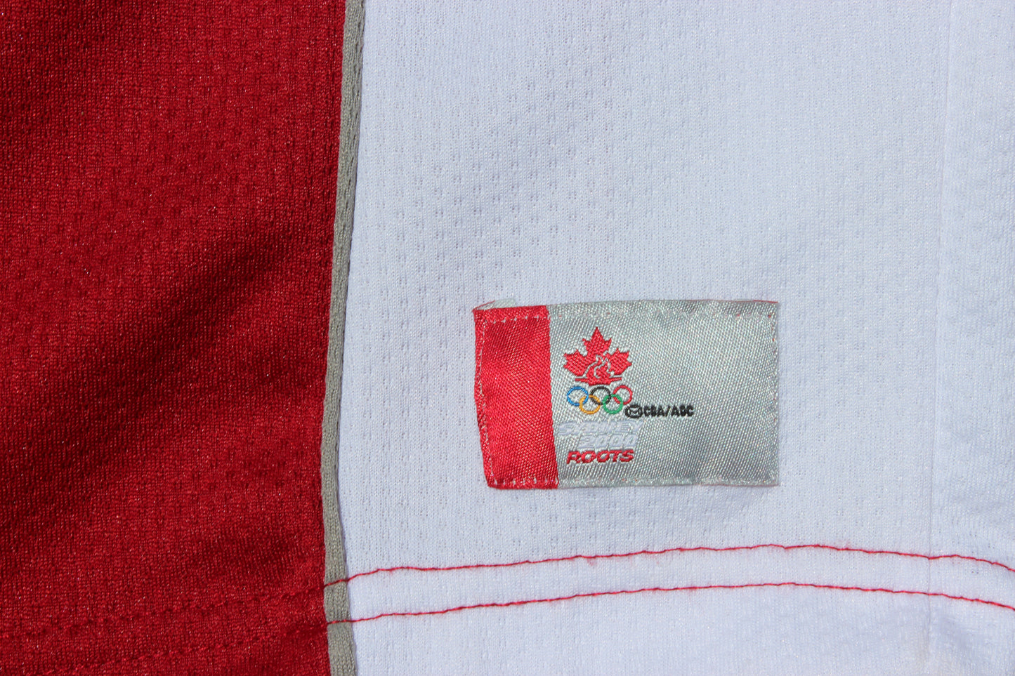 VINTAGE 00s | Team Canada 2000 Sydney Olympics Roots Hockey Jersey | Size M