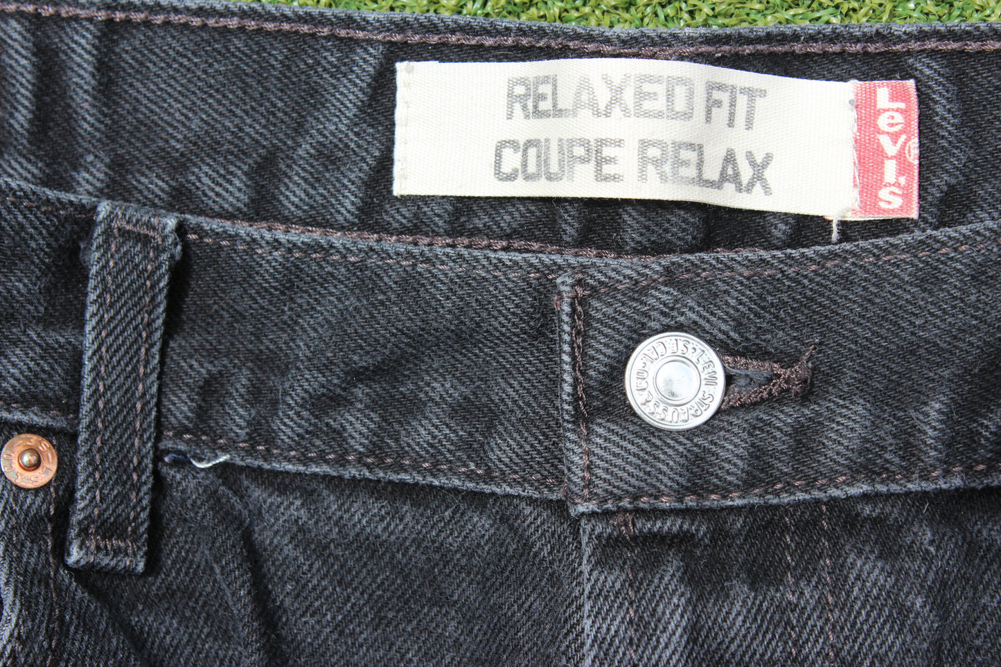 VINTAGE | Relaxed Fit Levi’s Jeans | Size 36x34