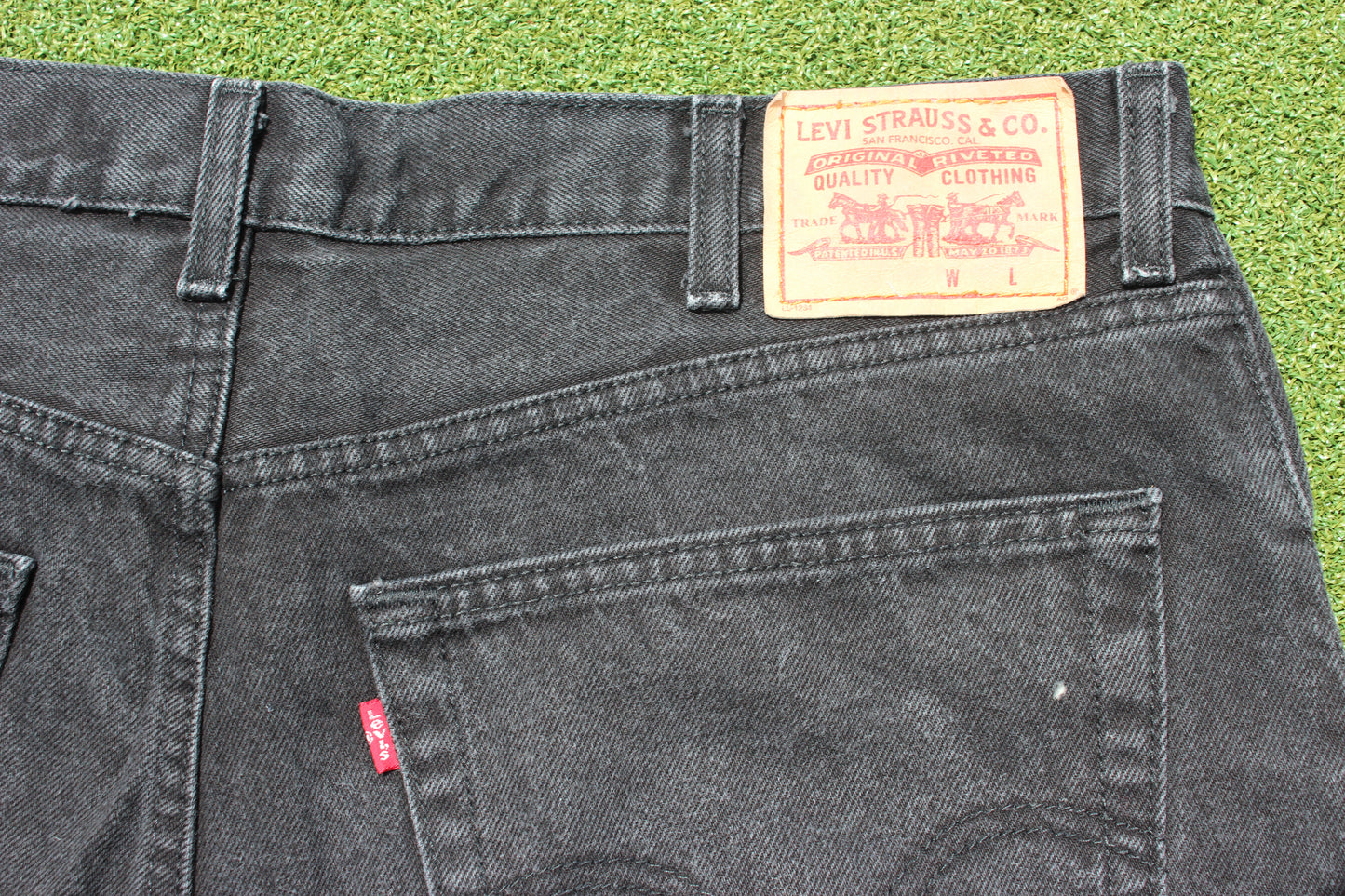 VINTAGE | Relaxed Fit Levi’s Jeans | Size 38x34