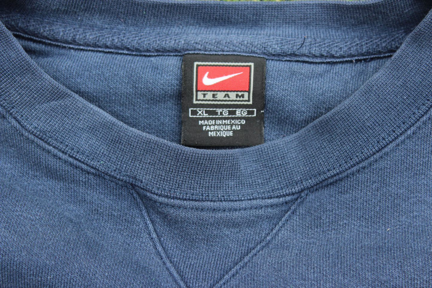 VINTAGE 00s | Yale University Nike Center Swoosh Crewneck | Size XL